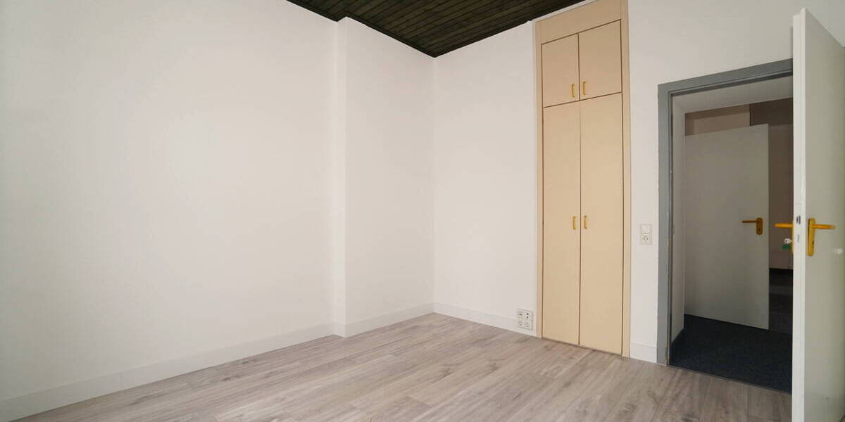 Gewerbeobjekt Detmold Innenstadt - 5 Zimmer, 1.100&euro; | Angebot:26161705