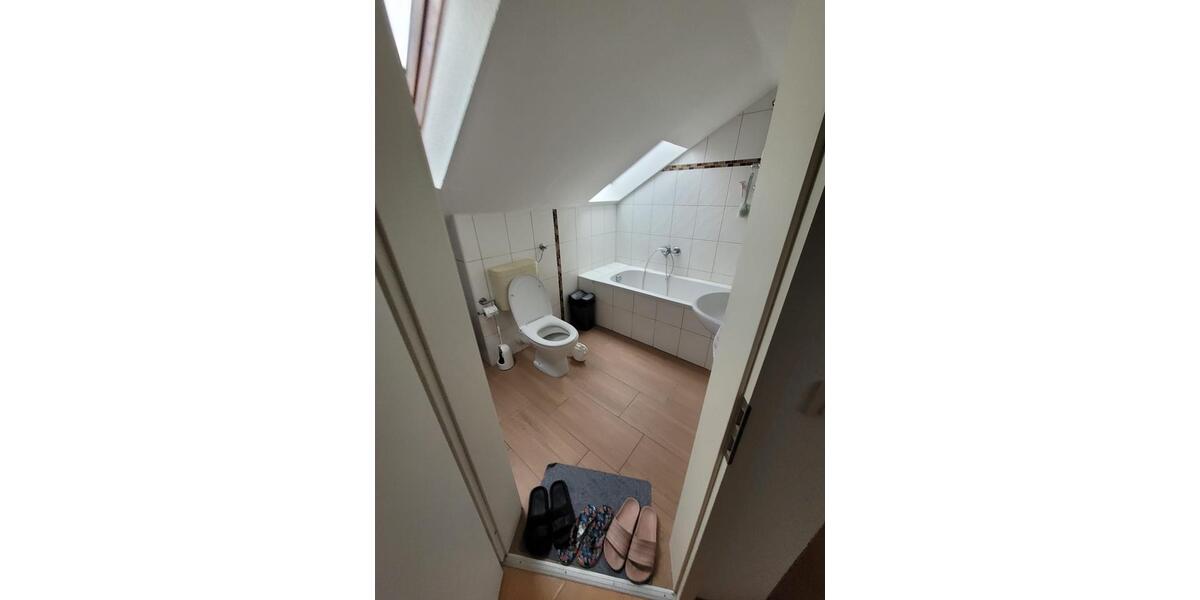 Dachgeschoßwohnung Detmold Hiddesen - 2 Zimmer, 65 m&sup2;, 670&euro; | Angebot:26301739