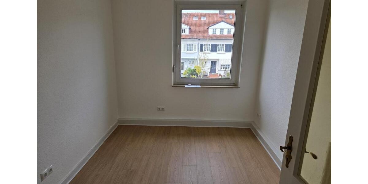 Etagenwohnung Bad Oeynhausen - 3 Zimmer, 100 m&sup2;, 895&euro; | Angebot:26717395