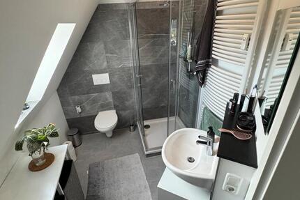 3-Zimmer-Dachgeschosswohnung - saniert 2023 mit Klimaanlage, zimmer