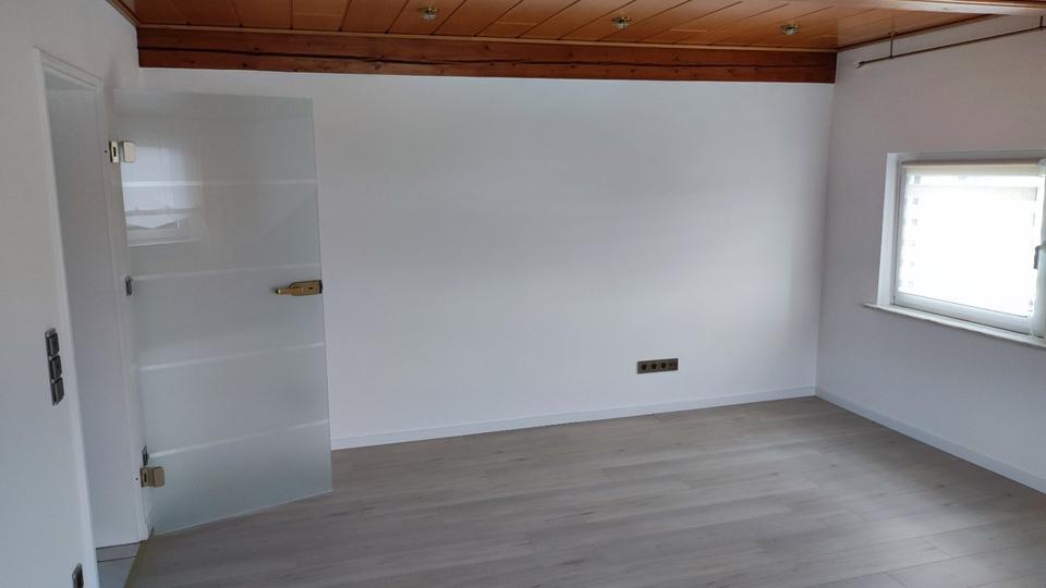 Dachgeschoßwohnung Schloß Holte-Stukenbrock Stukenbrock - 2 Zimmer, 69 m&sup2;, 485&euro; | Angebot:25637289