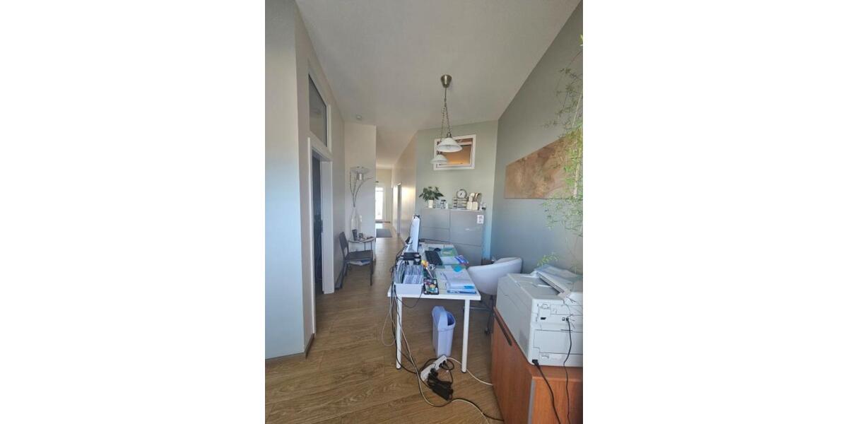 Leopoldshöhe PhysiopaxisBüroraum zur vermieten ca.80m²(50+30m²) zimmer