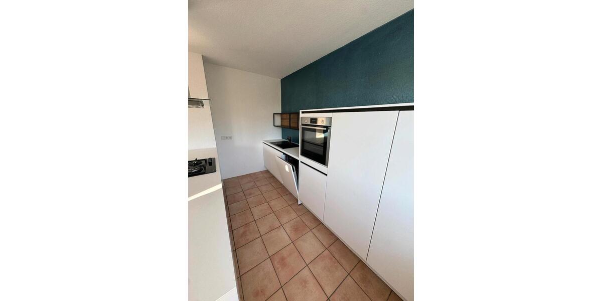 Etagenwohnung Halle - 4 Zimmer, 160 m&sup2;, 1.200&euro; | Angebot:25407439