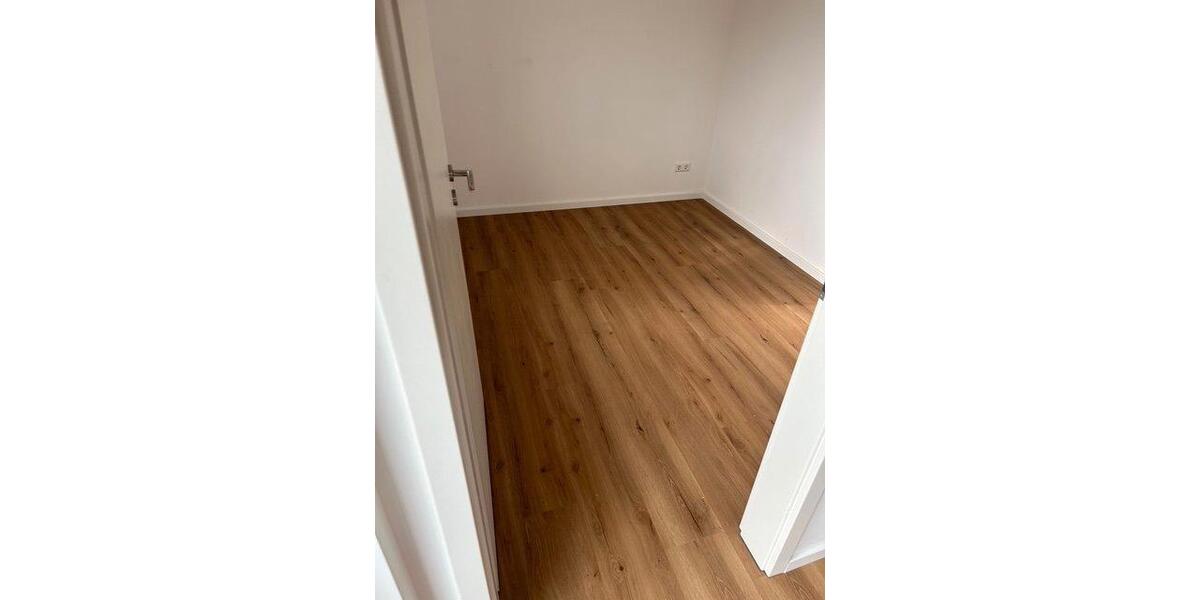 Einfamilienhaus Halle - 12 Zimmer, 208 m&sup2;, 1.950&euro; | Angebot:26434500