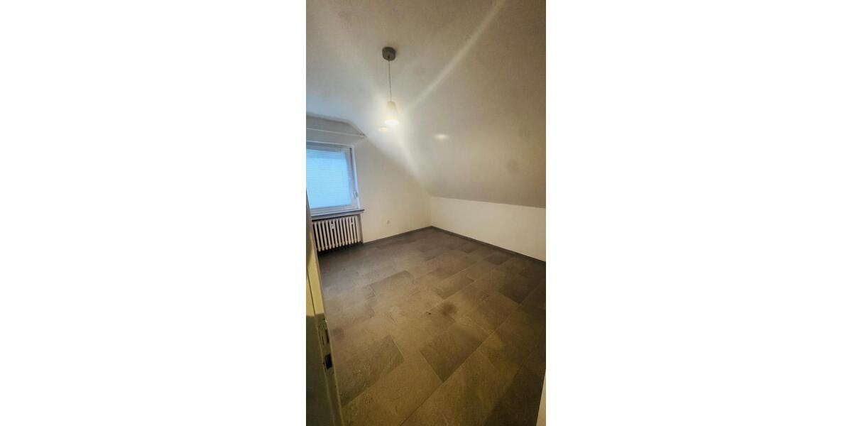 Dachgeschoßwohnung Hiddenhausen - 2 Zimmer, 50 m&sup2;, 550&euro; | Angebot:25361876