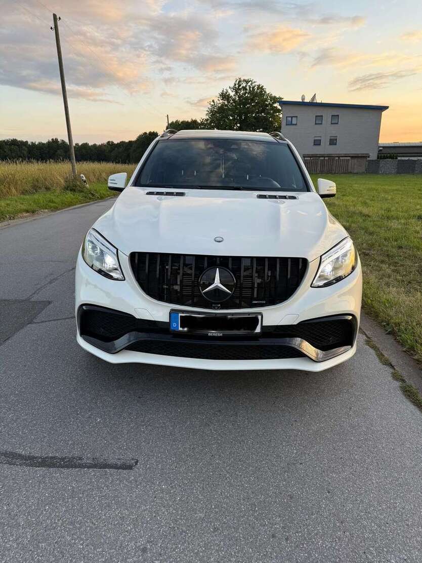 Mercedes-Benz GLE 63 AMG 62.865 km 60.000 € Bielefeld 33602