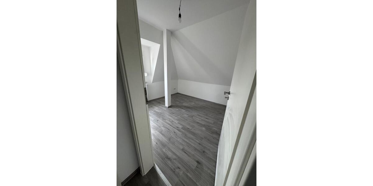 Dachgeschoßwohnung Bielefeld Schildesche - 3 Zimmer, 55 m&sup2;, 550&euro; | Angebot:25649470