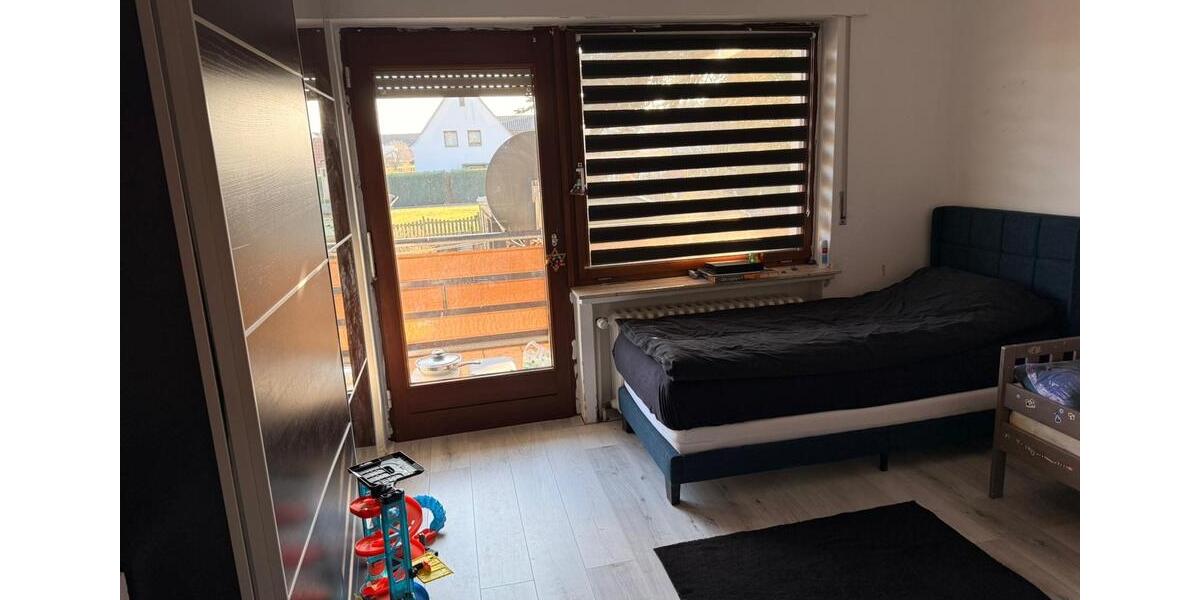 Erdgeschoßwohnung Hiddenhausen - 3 Zimmer, 90 m&sup2;, 1.100&euro; | Angebot:25514506