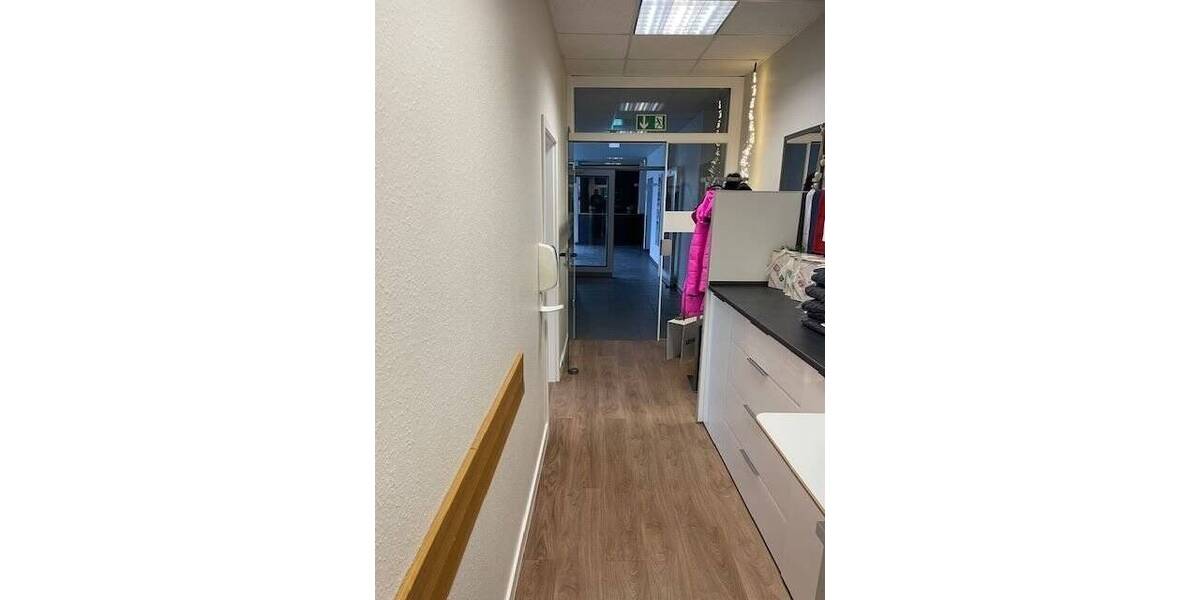 Gewerbeobjekt Steinhagen - 3 Zimmer, 120 m&sup2;, 1.200&euro; | Angebot:25703958