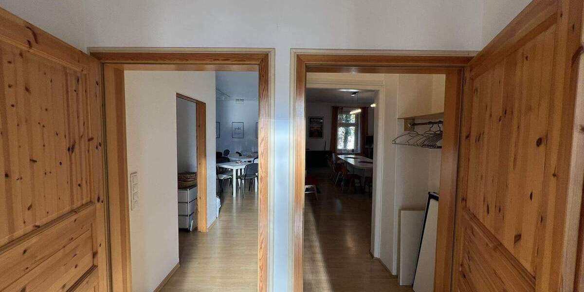 Mehrfamilienhaus, Wohnhaus Vlotho - 8 Zimmer, 302 m&sup2;, 340.000&euro; | Angebot:25686493