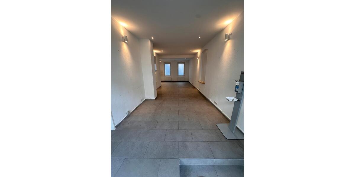 Gewerbeeinheit zu vermieten 2x ca. 40 qm frisch renoviert zimmer