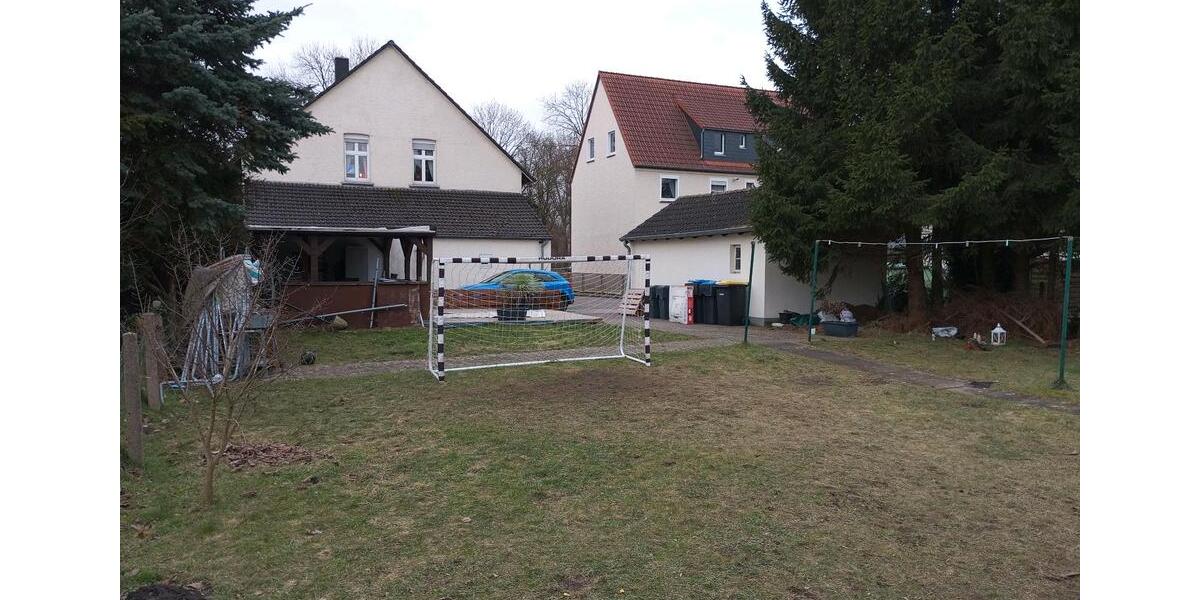 Einfamilienhaus Lage - 11 Zimmer, 340 m&sup2;, 1.400&euro; | Angebot:25352178