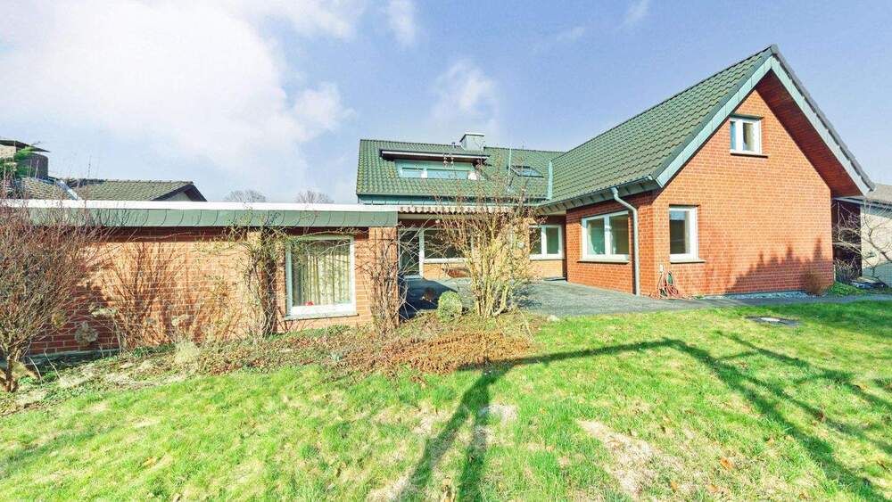 Einfamilienhaus Detmold Heiligenkirchen - 9 Zimmer, 207 m&sup2;, 549.000&euro; | Angebot:25631130