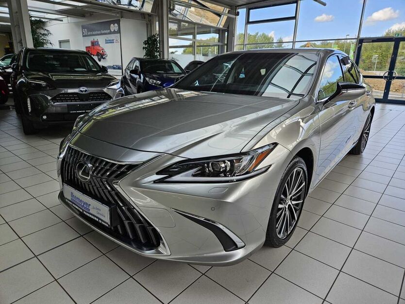 Lexus ES 300 10.880 km 41.990 € Paderborn 33104