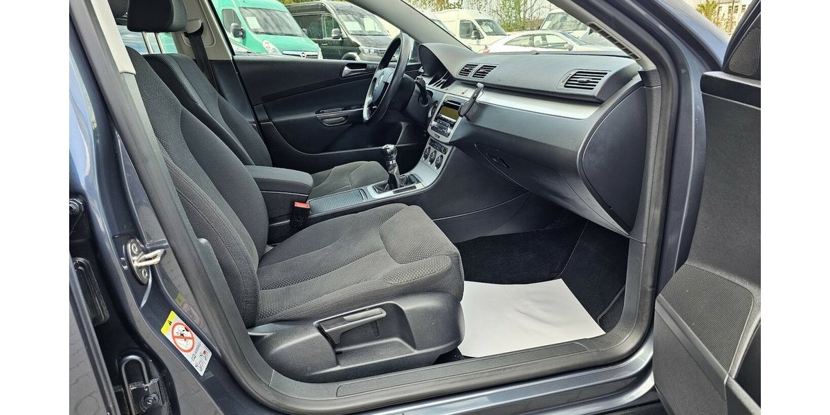 VW Passat 2.0 TDI Comfortline AHK KLIMA TEMPOMAT 215.040 km 4.990 &euro; Löhne 32584