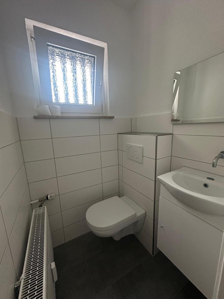 Helle und sanierte 3 Zimmer-Wohnung mit Balkon – Sofort verfügbar