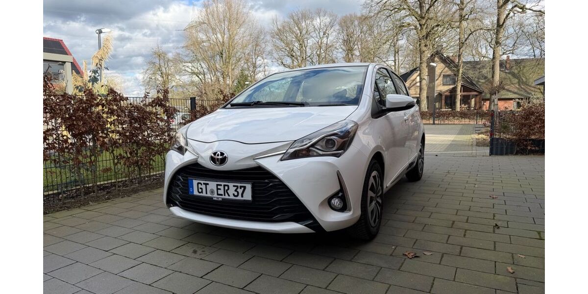 Toyota Yaris 80.600 km 9.999 &euro; Gütersloh 33330