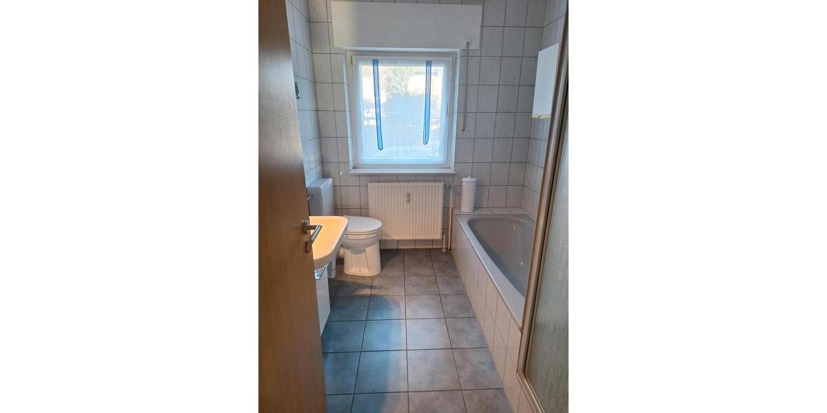 Doppelhaushälfte Delbrück - 5 Zimmer, 140 m&sup2;, 280.000&euro; | Angebot:25400529
