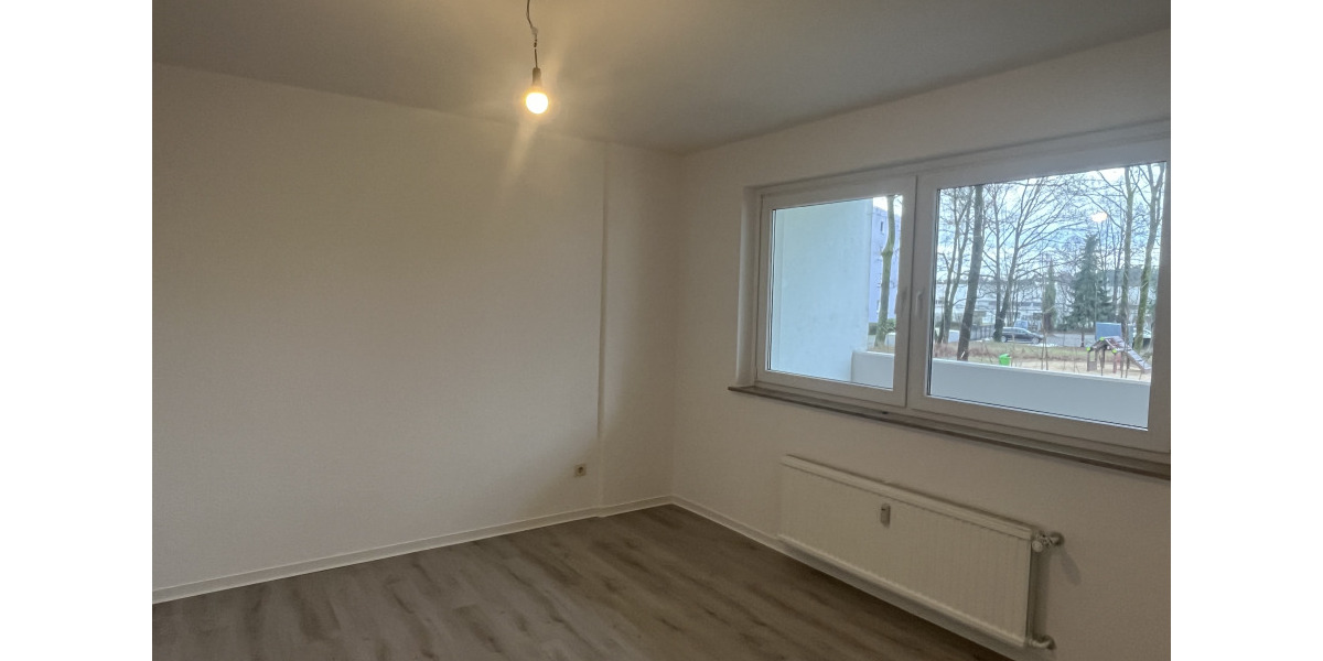 !!Schnell sein!! *Frisch renoviert* Helle 2-Zimmerwohnung mit BALKON**im ERDGESCHOSS 2 zimmer