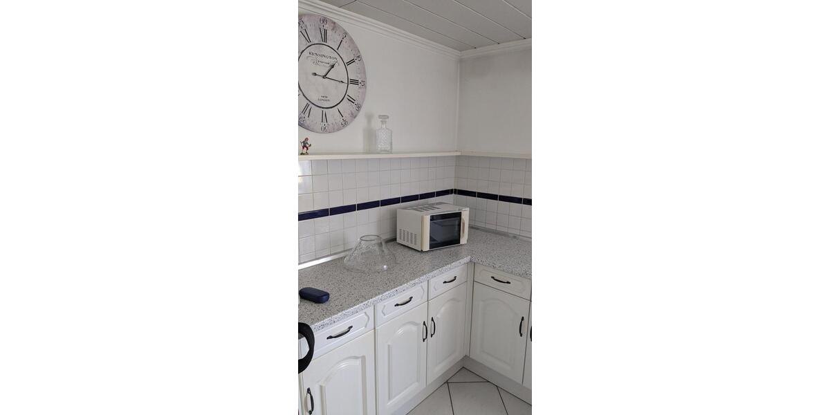 Etagenwohnung Lage - 4 Zimmer, 160 m&sup2;, 1.350&euro; | Angebot:25908425