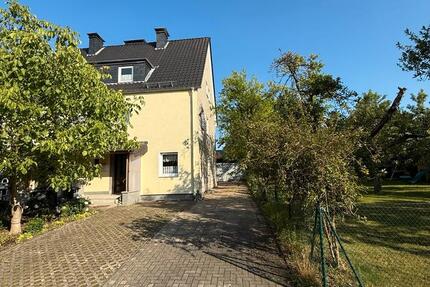 Charmante Doppelhaushaushälfte in Top Lage 5 zimmer