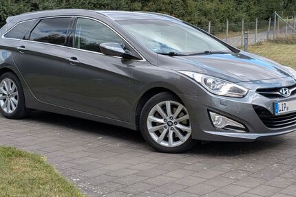 Hyundai i40 97.300 km 9.500 &euro; Lage 32791
