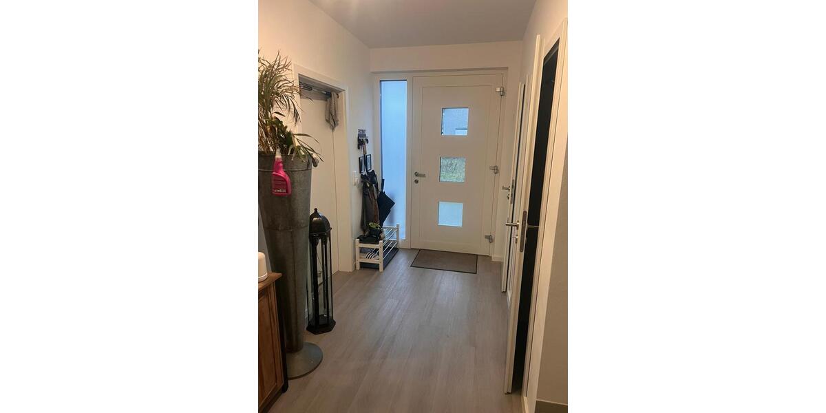 Doppelhaushälfte zum 01.03.2026 frei. 5 zimmer