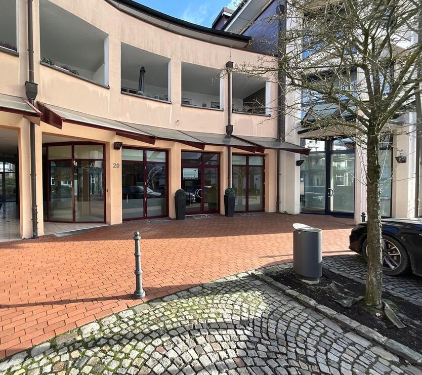 Könnte dies bald Ihr wunderschönes Café mit Außenbereich nahe der Fußgängerzone sein? zimmer