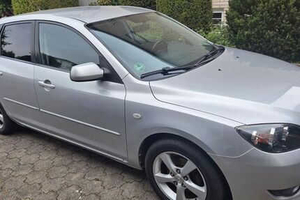 Mazda 3 240.000 km 1.350 &euro; Lage 32791