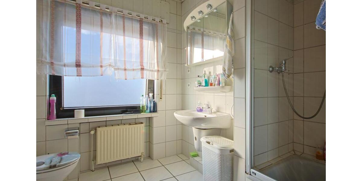 Etagenwohnung Bad Oeynhausen - 3.5 Zimmer, 108 m&sup2;, 1.000&euro; | Angebot:25720005