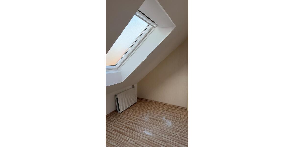 Dachgeschoßwohnung Gütersloh Kattenstroth - 4 Zimmer, 120 m&sup2;, 900&euro; | Angebot:25417285