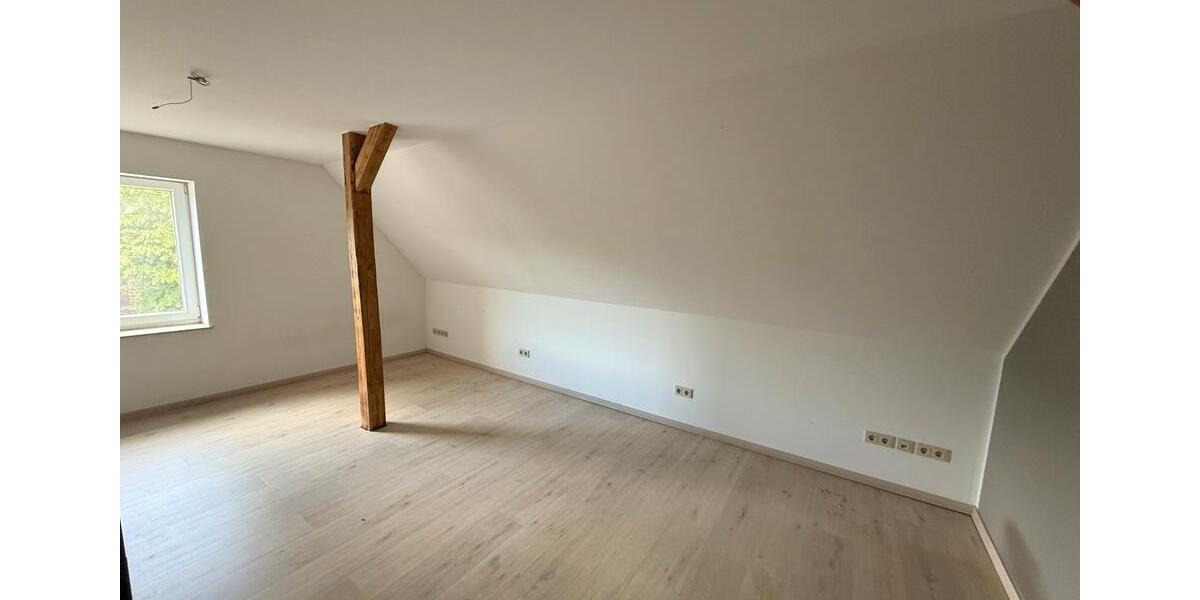 Mehrfamilienhaus, Wohnhaus Hüllhorst - 8 Zimmer, 244 m&sup2;, 1.790&euro; | Angebot:26533419