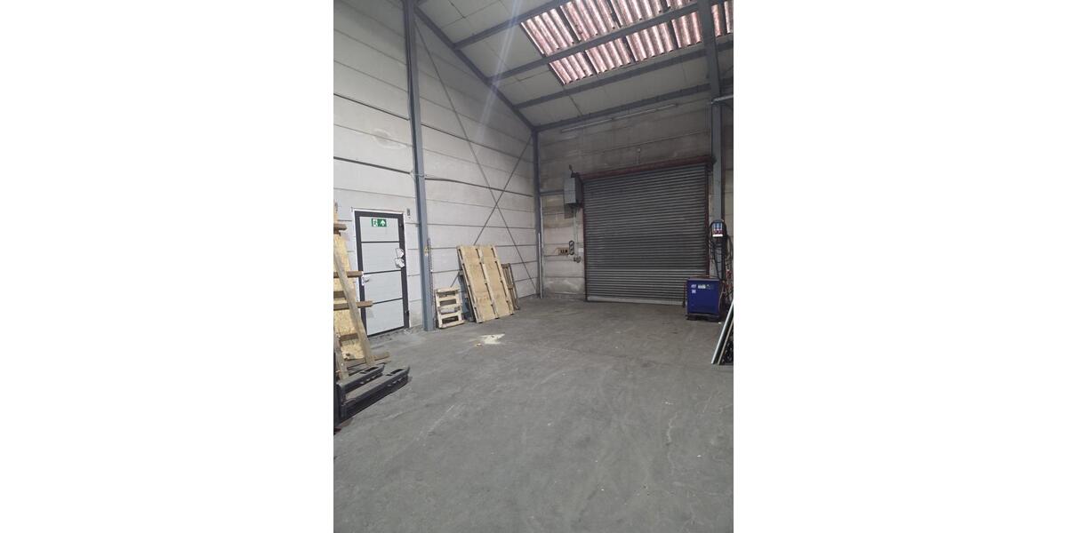 Lagerhalle mit Rampe zimmer