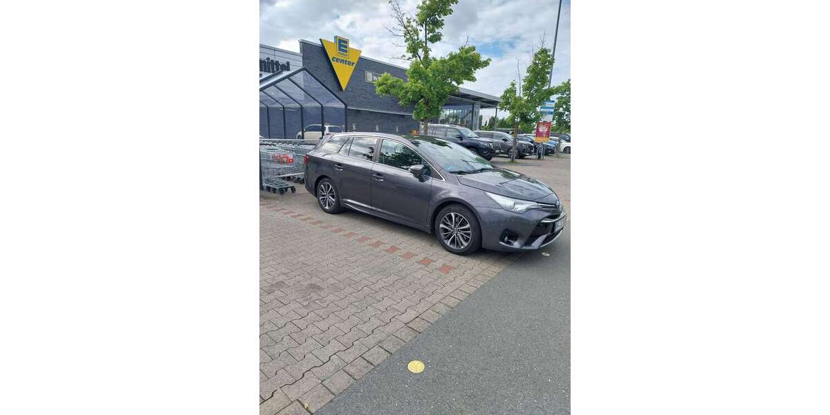 Toyota Avensis 201.075 km 9.800 &euro; Herford 32051