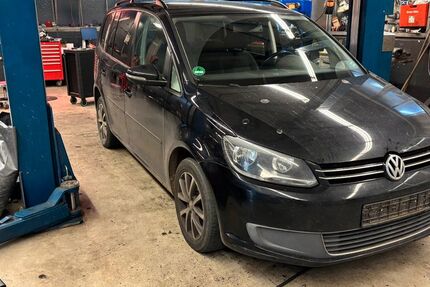 VW Touran 202.000 km 3.450 € Versmold 33775