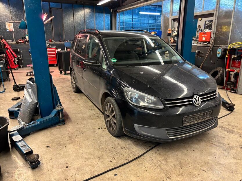 VW Touran 202.000 km 3.450 € Versmold 33775