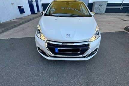 Peugeot 208 128.000 km 5.750 &euro; Bielefeld 33609