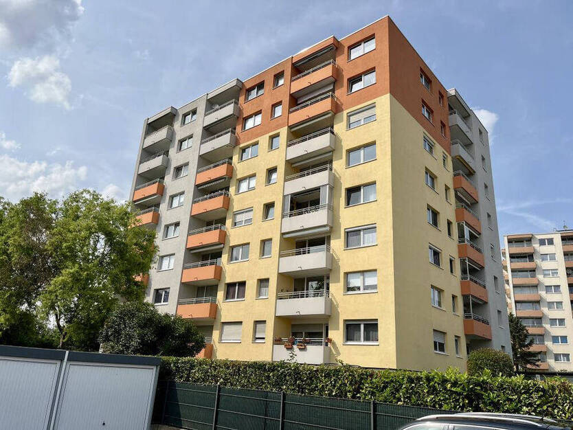 CHARMANTE 2-Zimmer-Wohnung MIT WEITBLICK