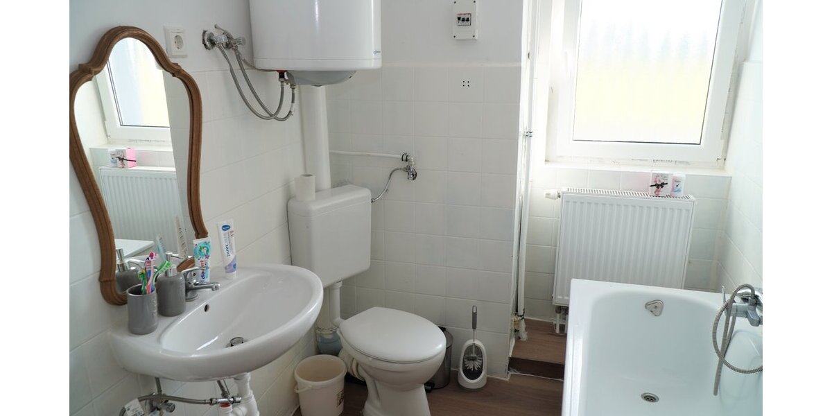 Ideal für Großfamilien! Gepflegtes 2 Familienhaus mit großem Grundstück ca. 2000 m² - Zweifamilienhaus Lage | Angebot:13352472