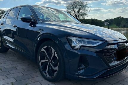Audi Q8 e-tron 24.800 km 41.500 &euro; Herford 32052