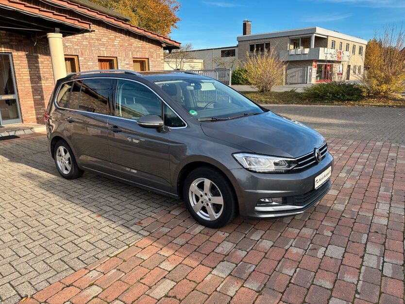 VW Touran 184.000 km 15.750 € Versmold 33775