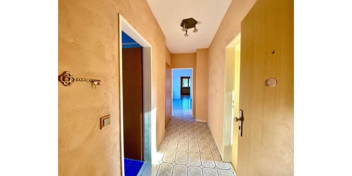 Dachgeschoßwohnung Halle - 3 Zimmer, 74 m&sup2;, 135.000&euro; | Angebot:24828250