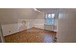 GT: Geräumige 2-Zimmer-Wohnung mit Loggia und modernisiertem Bad im 2-Familienhaus