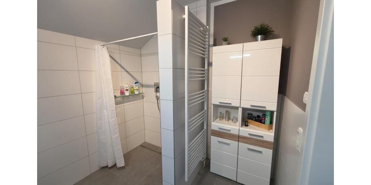 Dachgeschoßwohnung Schloß Holte-Stukenbrock Stukenbrock - 2 Zimmer, 57 m&sup2;, 700&euro; | Angebot:25635946