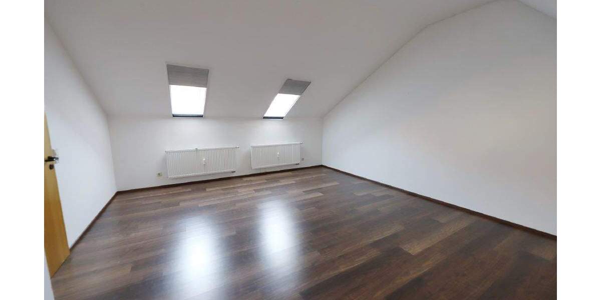 Etagenwohnung Lage - 5 Zimmer, 155 m&sup2;, 228.500&euro; | Angebot:25689539