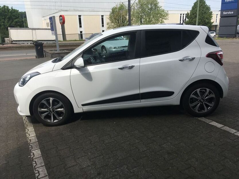 i10