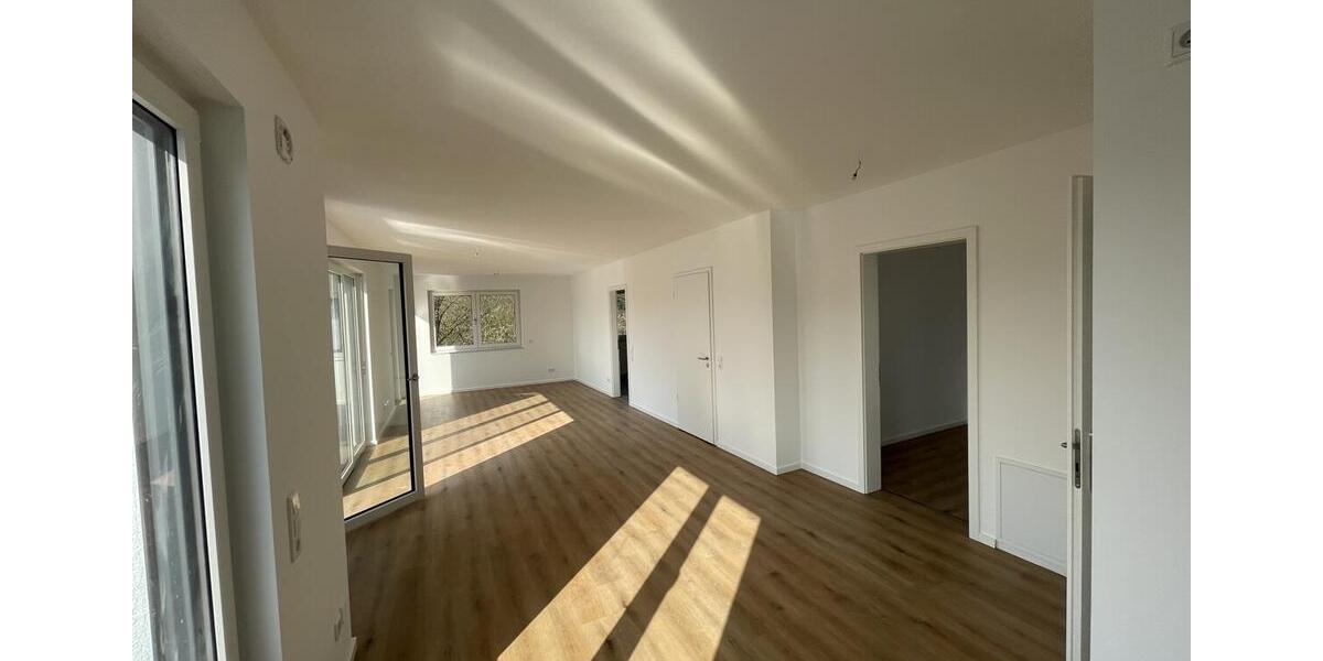 Dachgeschoßwohnung Detmold Hiddesen - 3 Zimmer, 76 m&sup2;, 1.215&euro; | Angebot:26660212