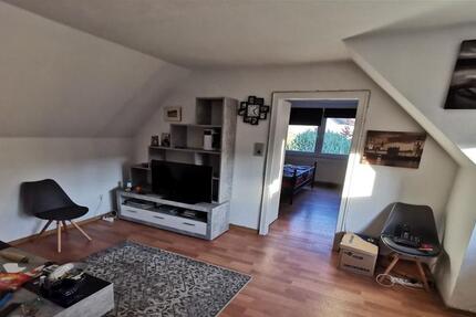 Etagenwohnung mit sep. Eingang, Balkon, Garage etc. in zentraler Lage 2 zimmer