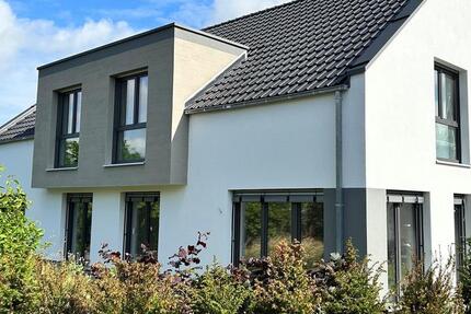 Haus Detmold Hiddesen - 4 Zimmer, 128 m&sup2;, 1.865&euro; | Angebot:25022862