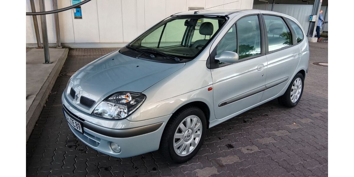Renault Scenic 74.431 km 4.199 &euro; Detmold 32756